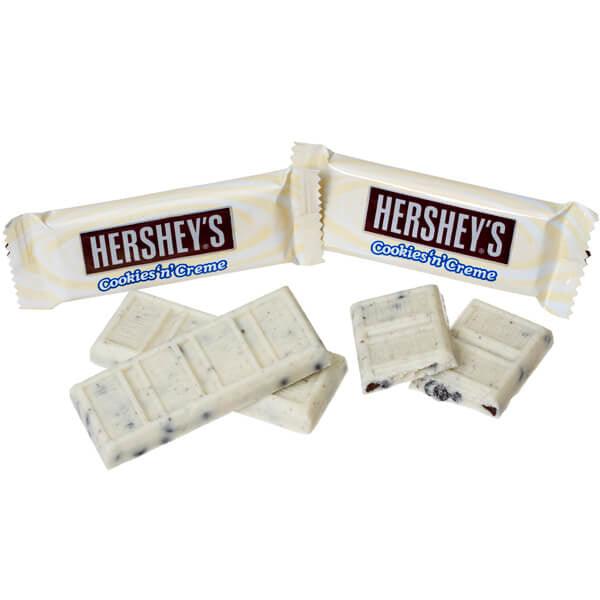 Hershey's 35-oz Candy-Bar in the Snacks & Candy department at