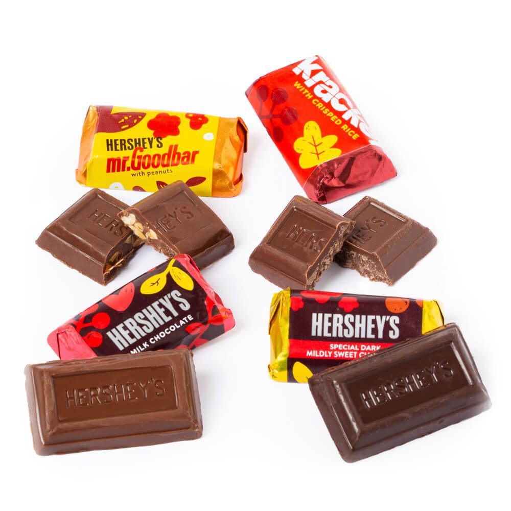 HERSHEY'S Miniatures Assorted Milk And Dark Chocolate Bars Easter Candy  Variety Bag, 1 bag / 9.9 oz - Ralphs