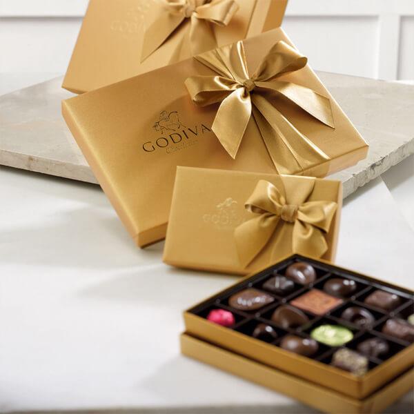 Godiva Chocolate Assortment: 19-Piece Gold Ballotin - Candy Warehouse