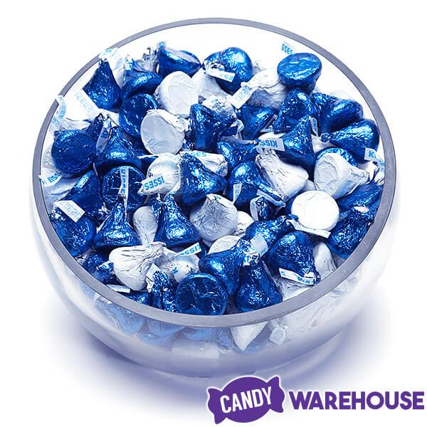 Hershey's Kisses Color Combo - Dark Blue and White: 800-Piece Box - Candy Warehouse