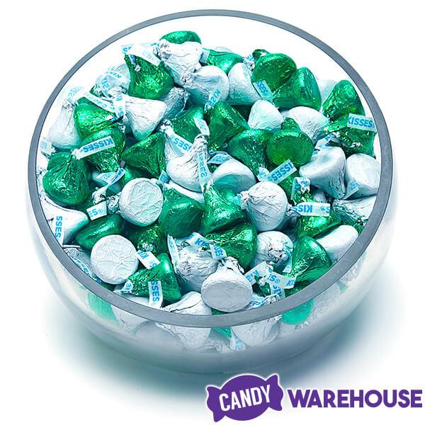 Hershey's Kisses Color Combo - Dark Green and White: 800-Piece Box - Candy Warehouse