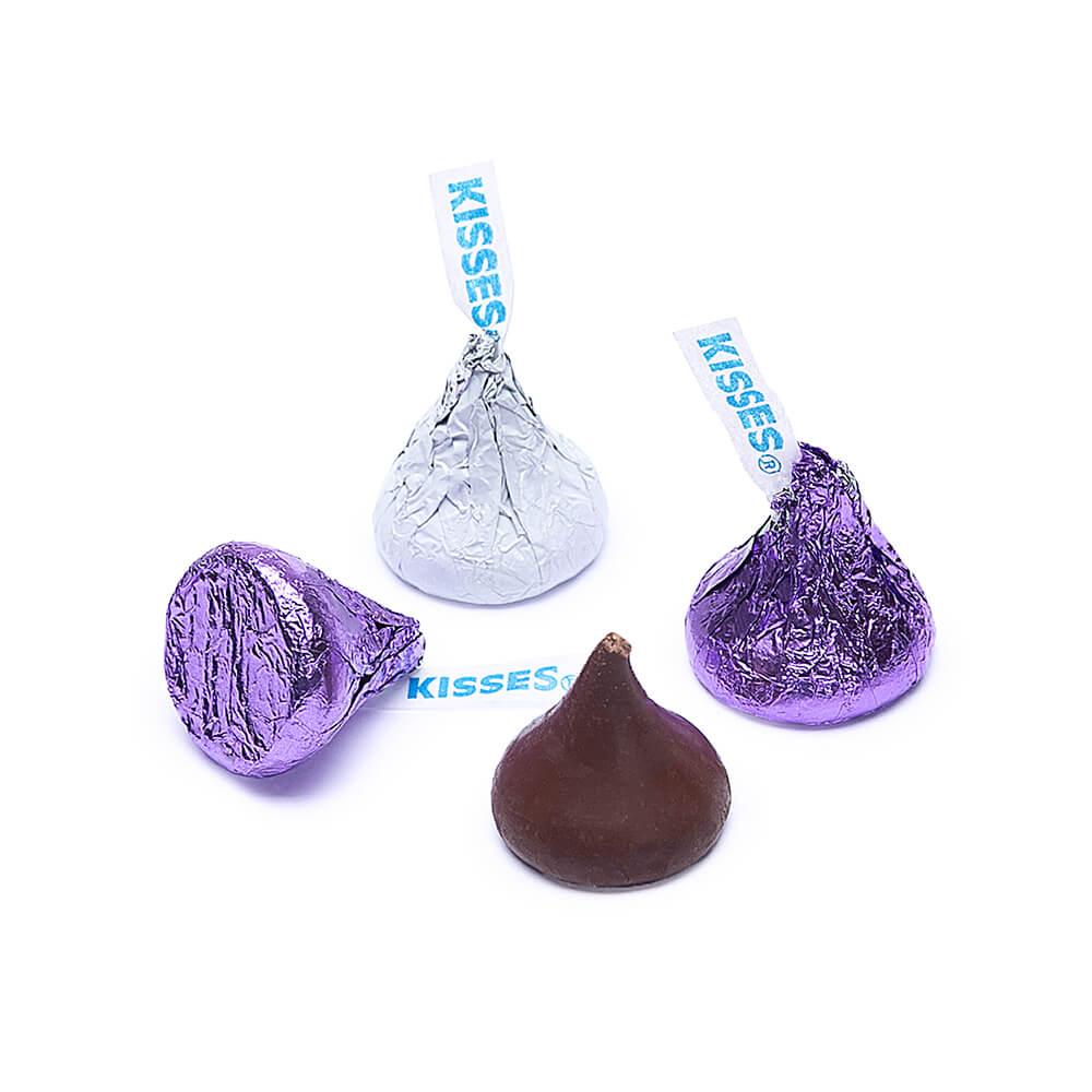 Hershey&#39;s Kisses Color Combo - Purple and White: 800-Piece Box - Candy Warehouse