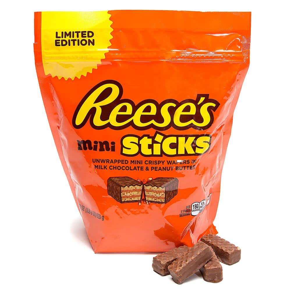 Reese&#39;s Mini Sticks Candy Bars: 22-Ounce Bag - Candy Warehouse