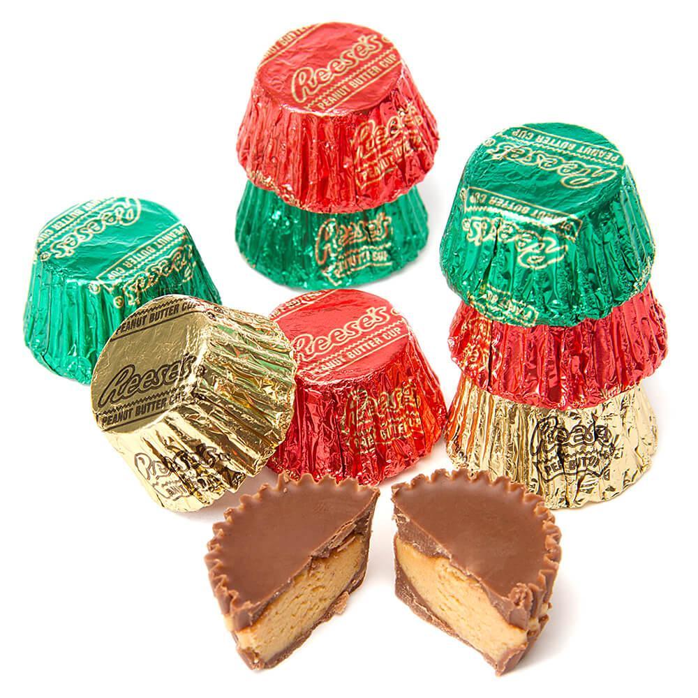 Reeses Christmas Peanut Butter Cups Miniatures: 34-Ounce Bag - Candy Warehouse