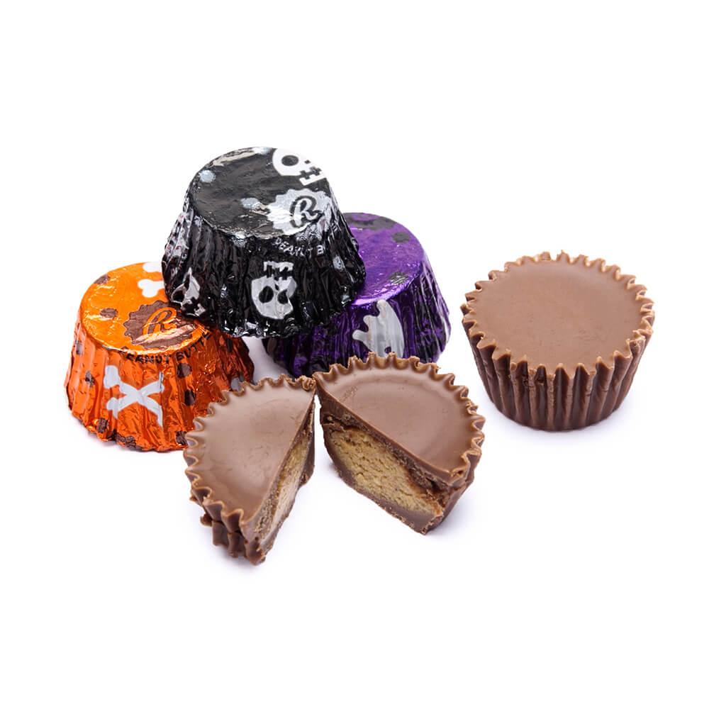 Reeses Halloween Peanut Butter Cups Miniatures in Spooky Wrappers: 31-Ounce Bag - Candy Warehouse