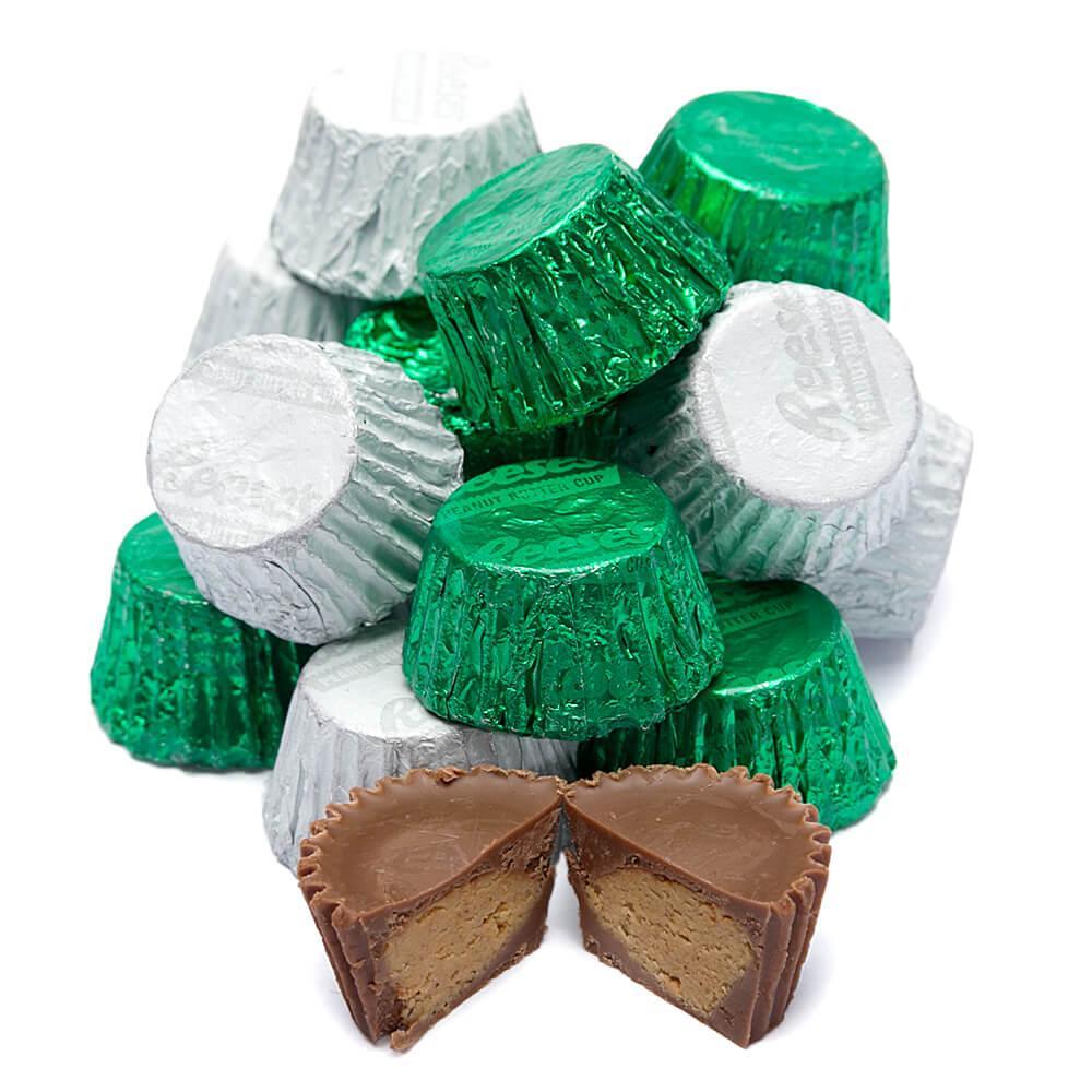 Reeses Peanut Butter Cups Color Combo - Dark Green and White: 400-Piece Box - Candy Warehouse