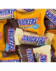 Snickers Fun Size Candy Bars Assortment: 45-Piece Bag - Candy Warehouse