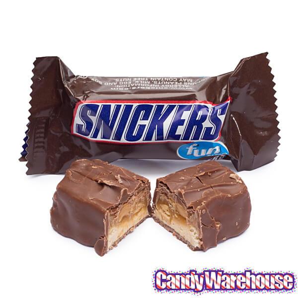 Snickers Fun Size Candy Bars Assortment: 45-Piece Bag - Candy Warehouse