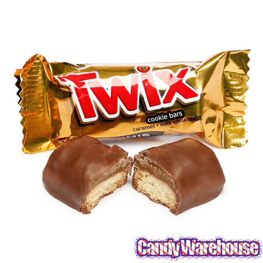 Amazon.com: Twix Caramel Minis Milk Chocolate Cookie Bars - 1 LB Resealable  Stand Up Candy Bag (approx. 45 pieces) - Individually Wrapped Candies in  Classic Golden Wrappers - Bulk Candy for Holidays