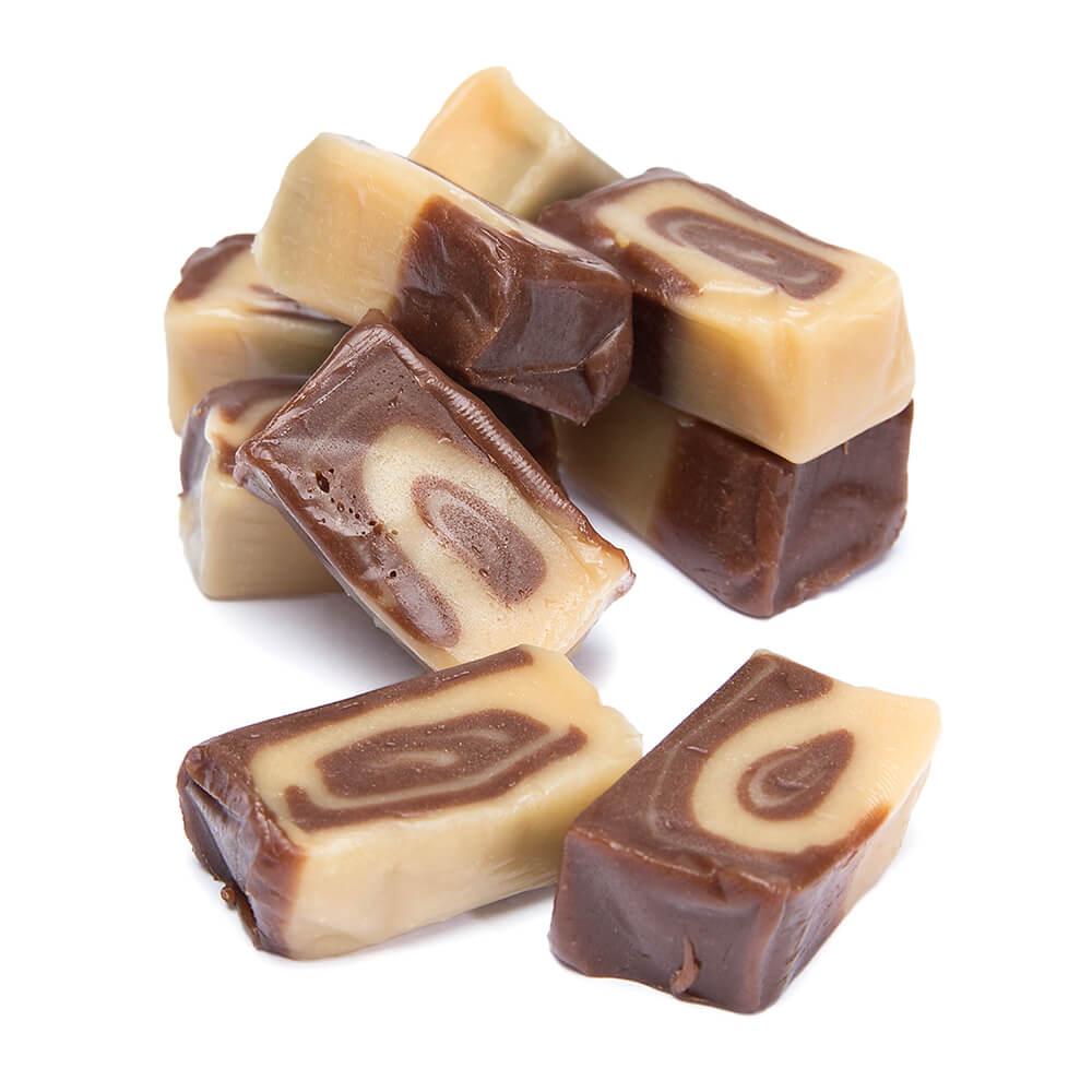 Vanilla & Chocolate Caramel Swirl Cubes: 2KG Bag - Candy Warehouse